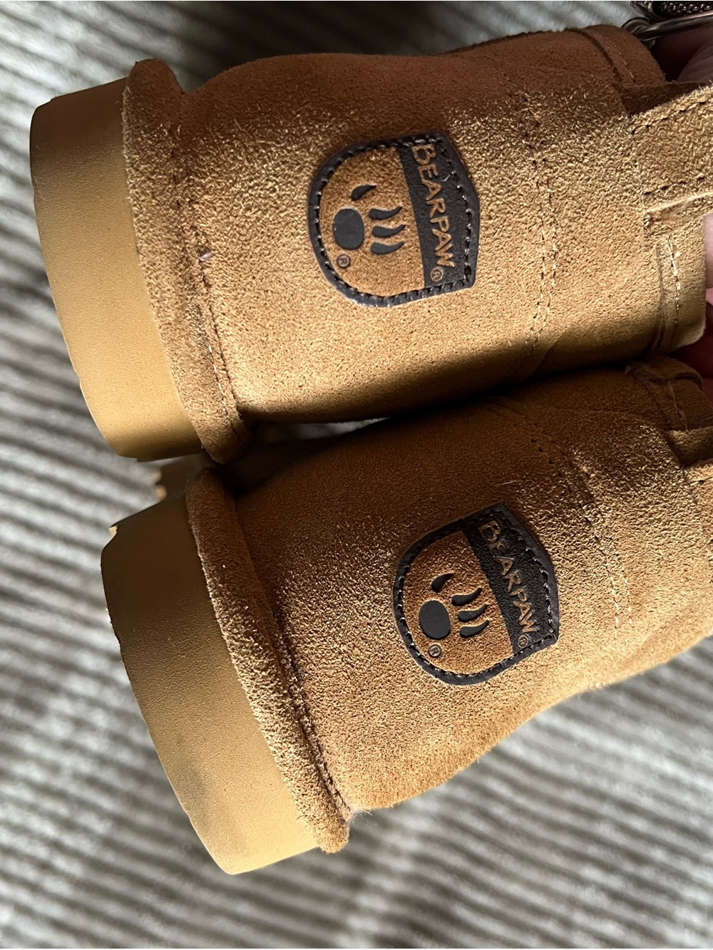 BearPaw Suede Chestnut/Tan Booties